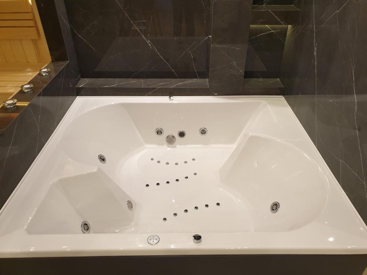 Luxury Spa Suite Belgrade Exterior photo